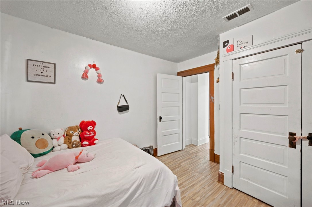 637 Dewey Avenue Elyria OH 44035