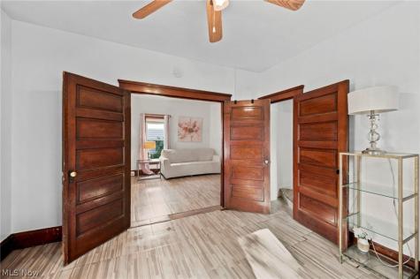 637 Dewey Avenue Elyria OH 44035