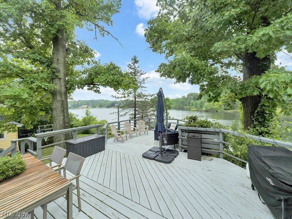 15472 Lakeshore Drive Burton OH 44021