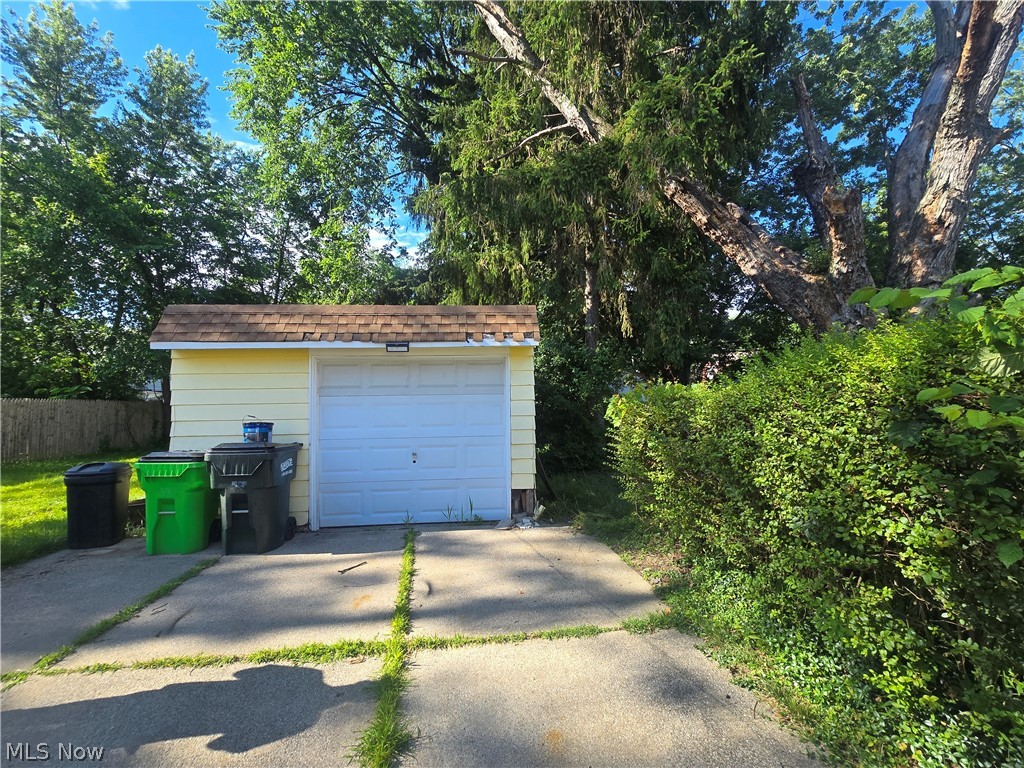 19403 Ridgewood Avenue Warrensville Heights OH 44122