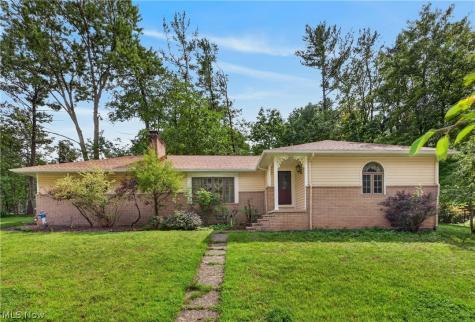 1164 Edgecliff Drive Bedford OH 44146