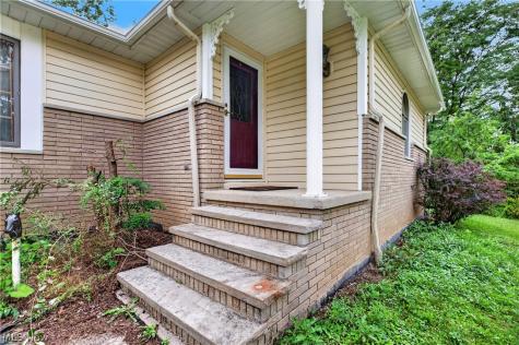 1164 Edgecliff Drive Bedford OH 44146