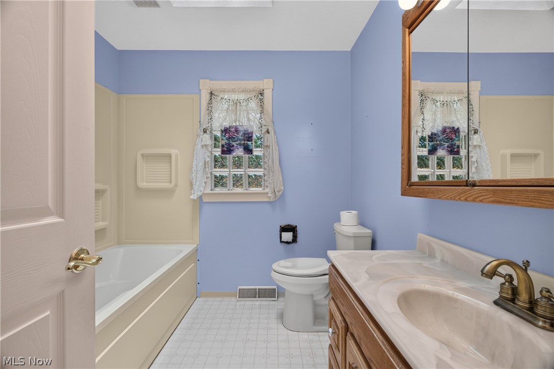 1164 Edgecliff Drive Bedford OH 44146