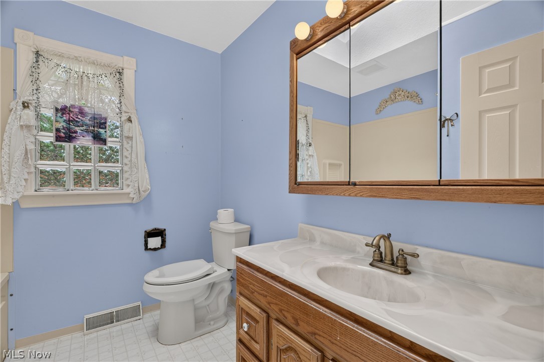 1164 Edgecliff Drive Bedford OH 44146