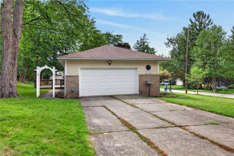 1164 Edgecliff Drive Bedford OH 44146