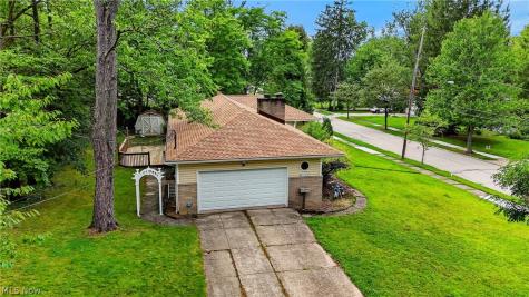 1164 Edgecliff Drive Bedford OH 44146