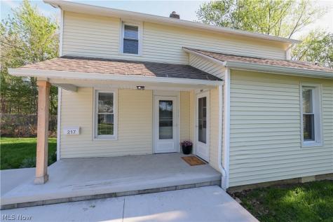 217 E Bergey Street Wadsworth OH 44281