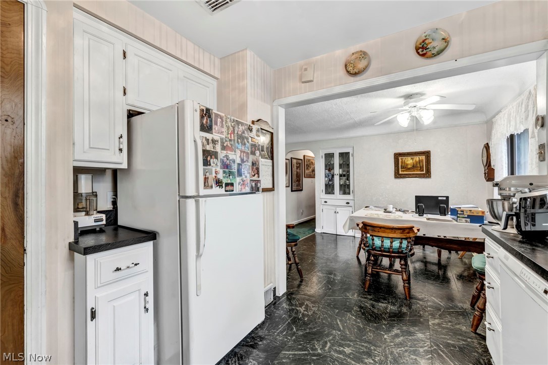 9216 Evergreen Drive Parma OH 44129