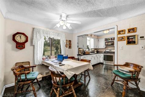 9216 Evergreen Drive Parma OH 44129