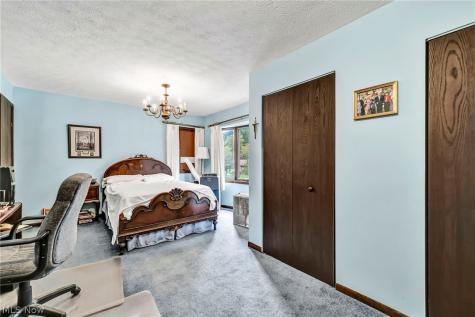 9216 Evergreen Drive Parma OH 44129