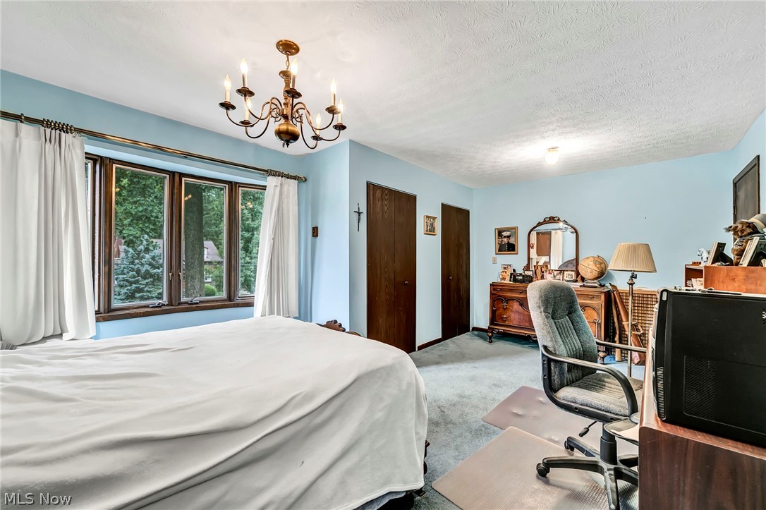 9216 Evergreen Drive Parma OH 44129