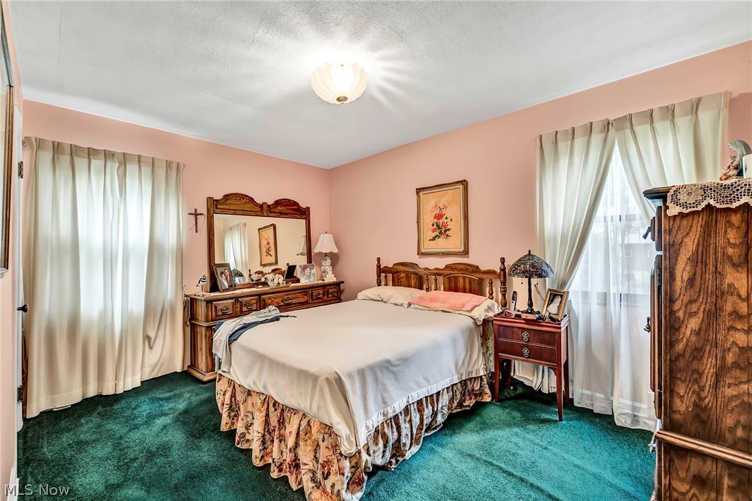 9216 Evergreen Drive Parma OH 44129