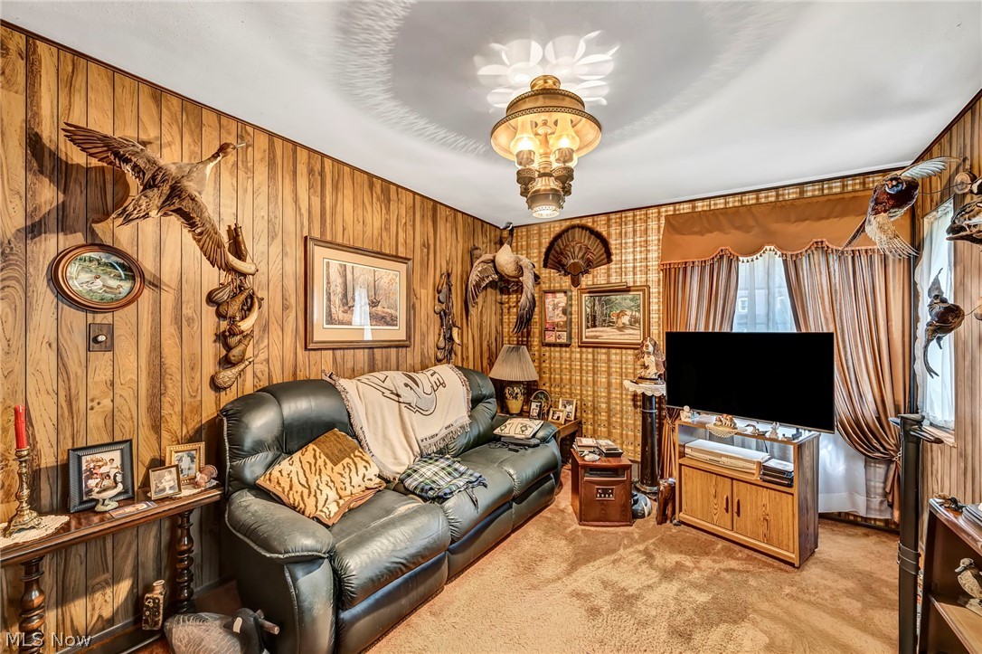 9216 Evergreen Drive Parma OH 44129