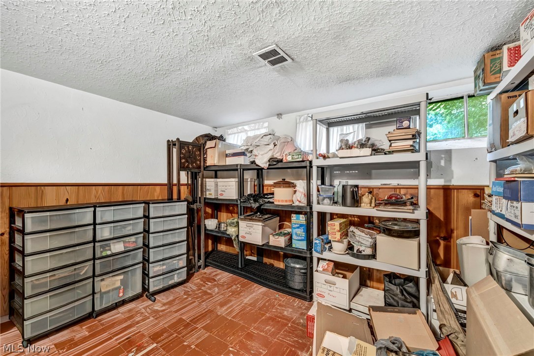 9216 Evergreen Drive Parma OH 44129