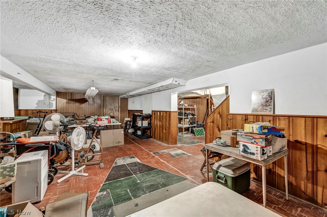 9216 Evergreen Drive Parma OH 44129