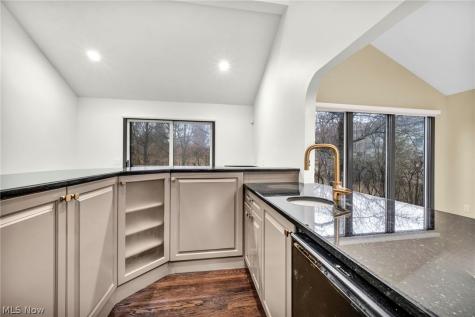 2 Salem Court Beachwood OH 44122