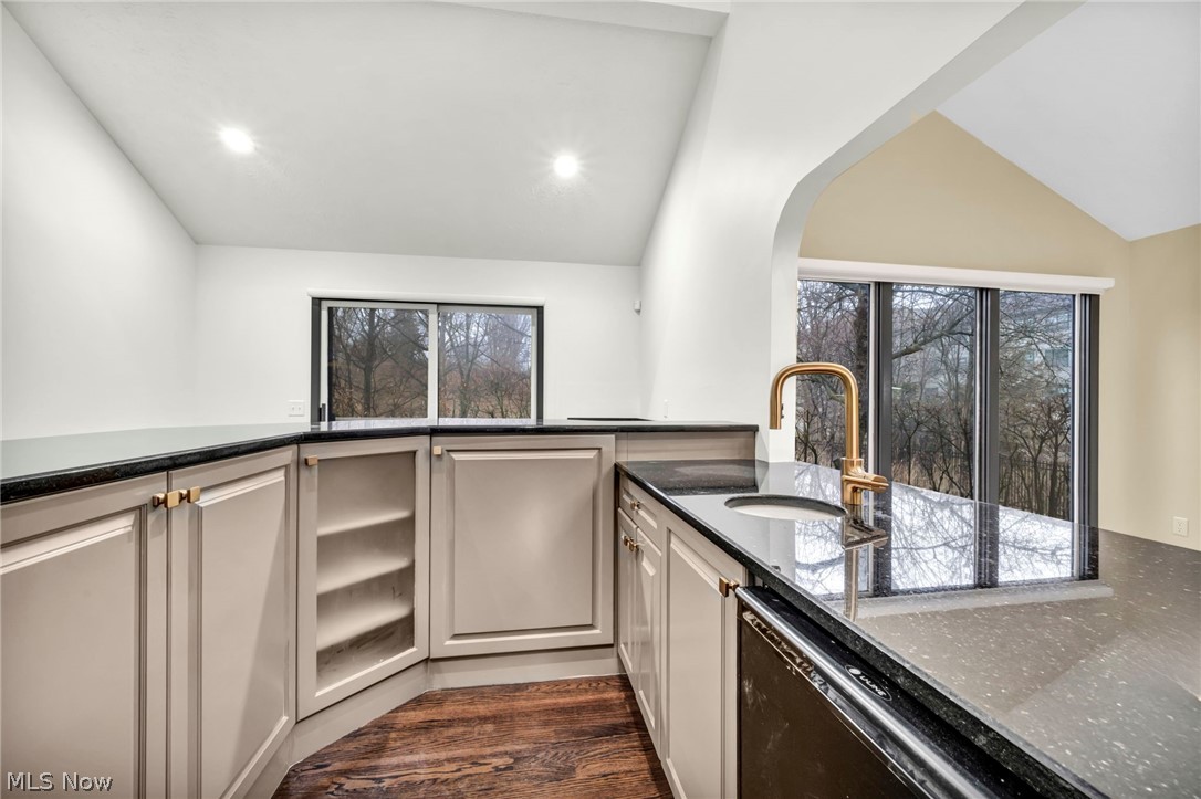 2 Salem Court Beachwood OH 44122