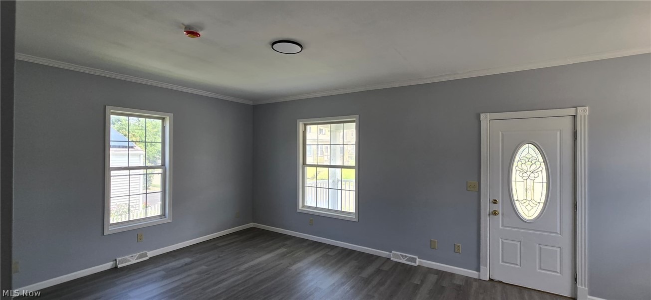 491 N James Street East Palestine OH 44413