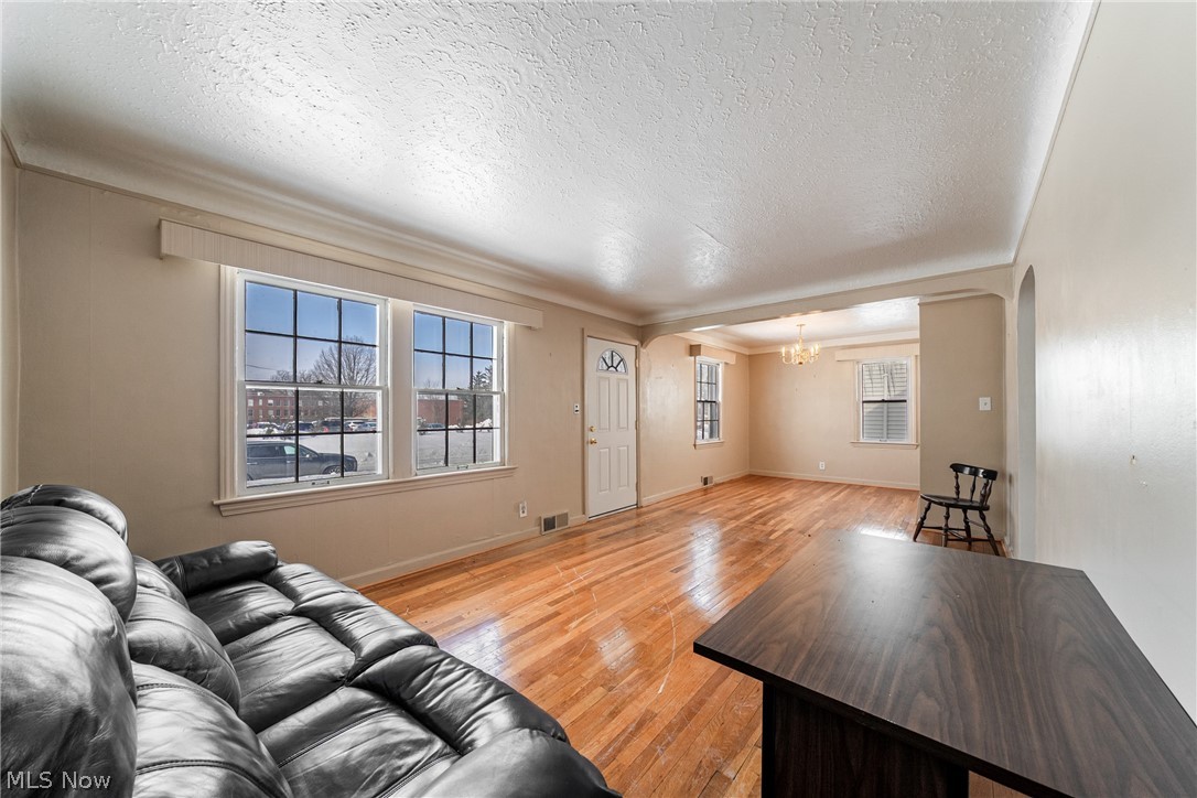 1887 Lawnway Road South Euclid OH 44121