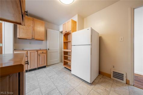 1887 Lawnway Road South Euclid OH 44121