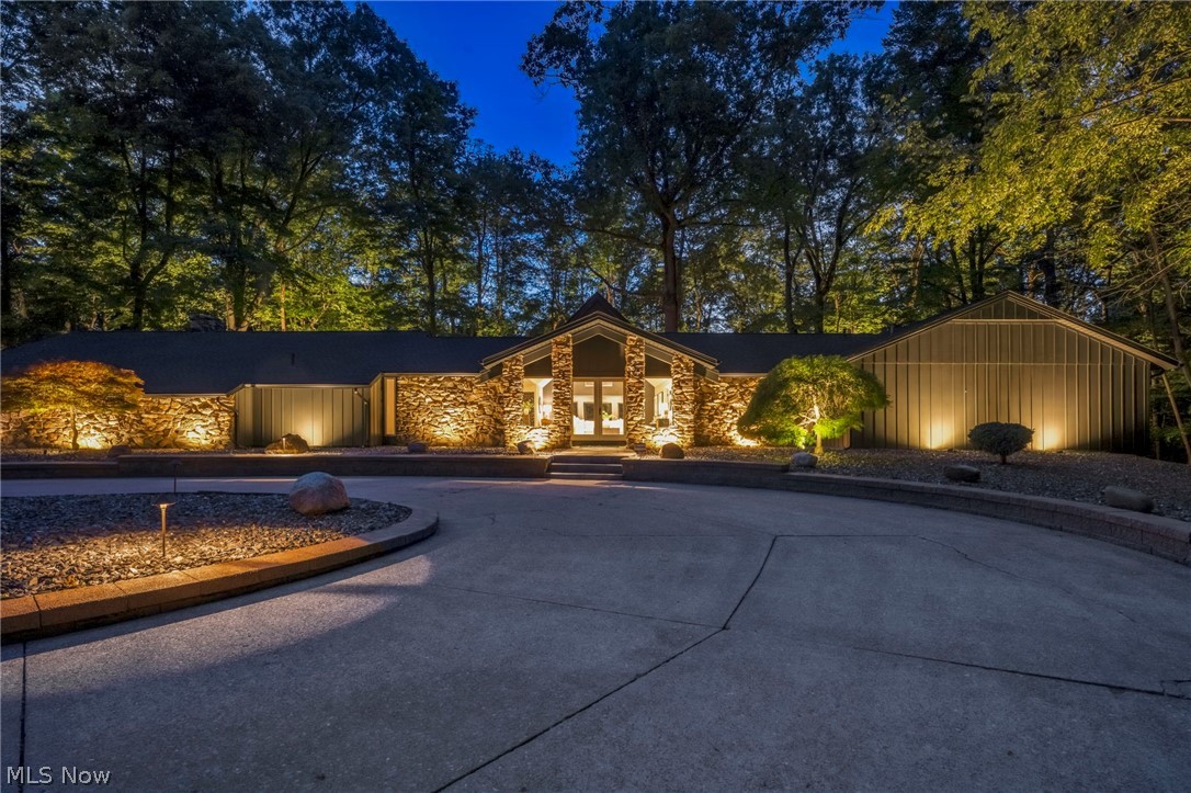 11860 Ridgecliff Circle Strongsville OH 44136