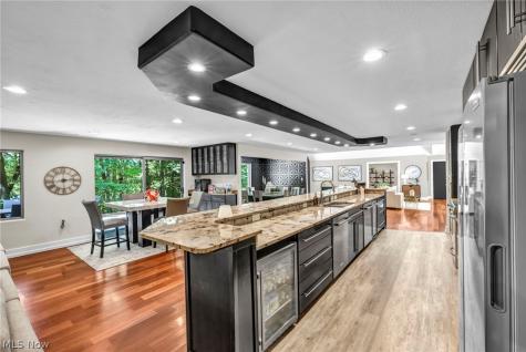 11860 Ridgecliff Circle Strongsville OH 44136