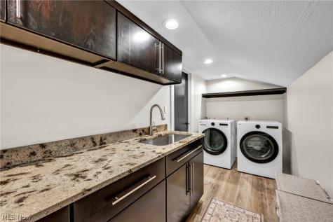 11860 Ridgecliff Circle Strongsville OH 44136