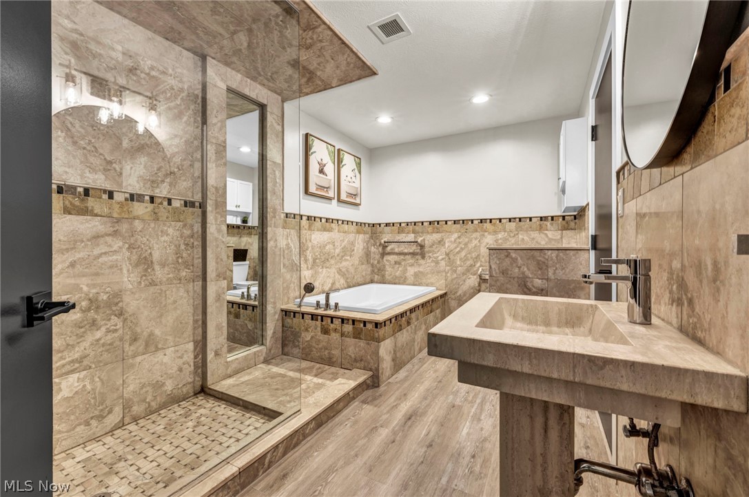 11860 Ridgecliff Circle Strongsville OH 44136