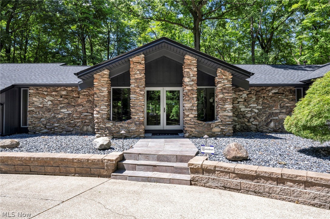 11860 Ridgecliff Circle Strongsville OH 44136