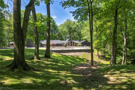 11860 Ridgecliff Circle Strongsville OH 44136