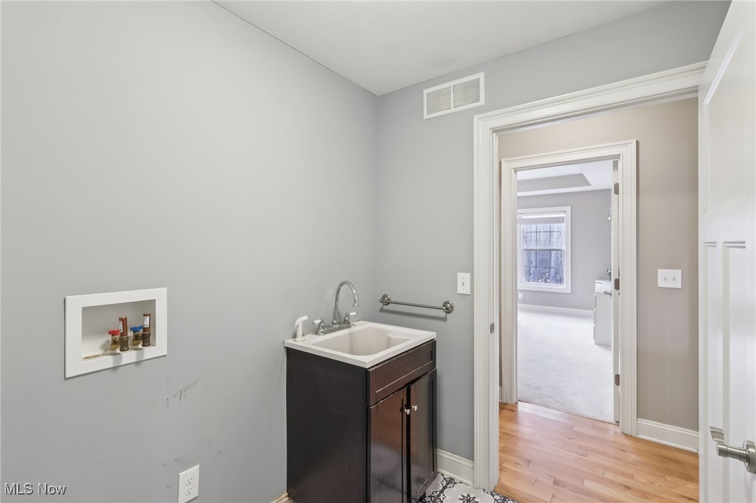 102 Hidden Glen Trail Chardon OH 44024