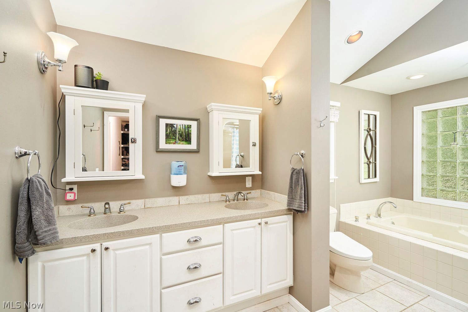 4755 Heather Hills Road Akron OH 44333