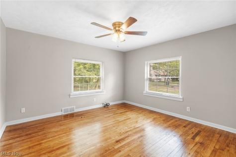 2380 Benton Street Akron OH 44312