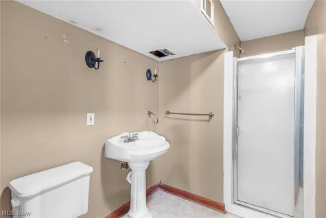 2380 Benton Street Akron OH 44312