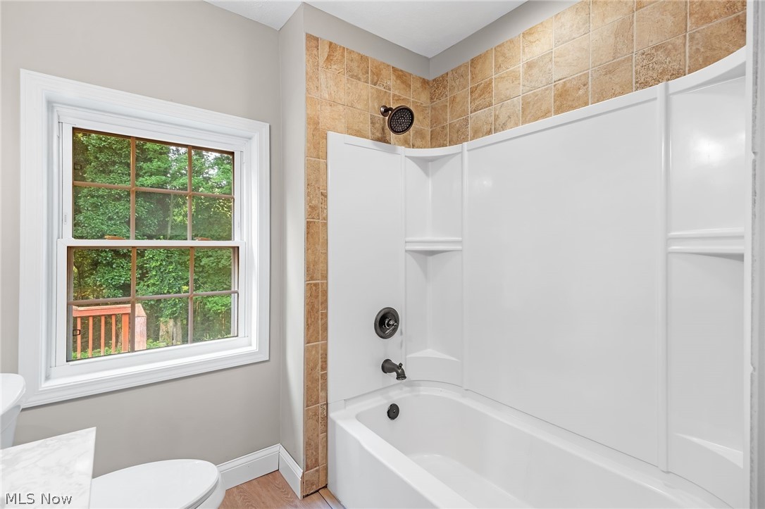 2380 Benton Street Akron OH 44312