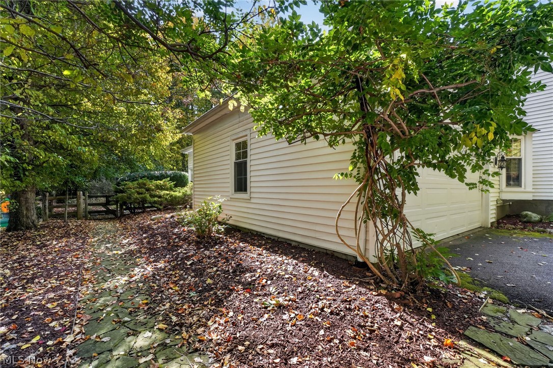 38158 Dodds Hill Drive Willoughby Hills OH 44094