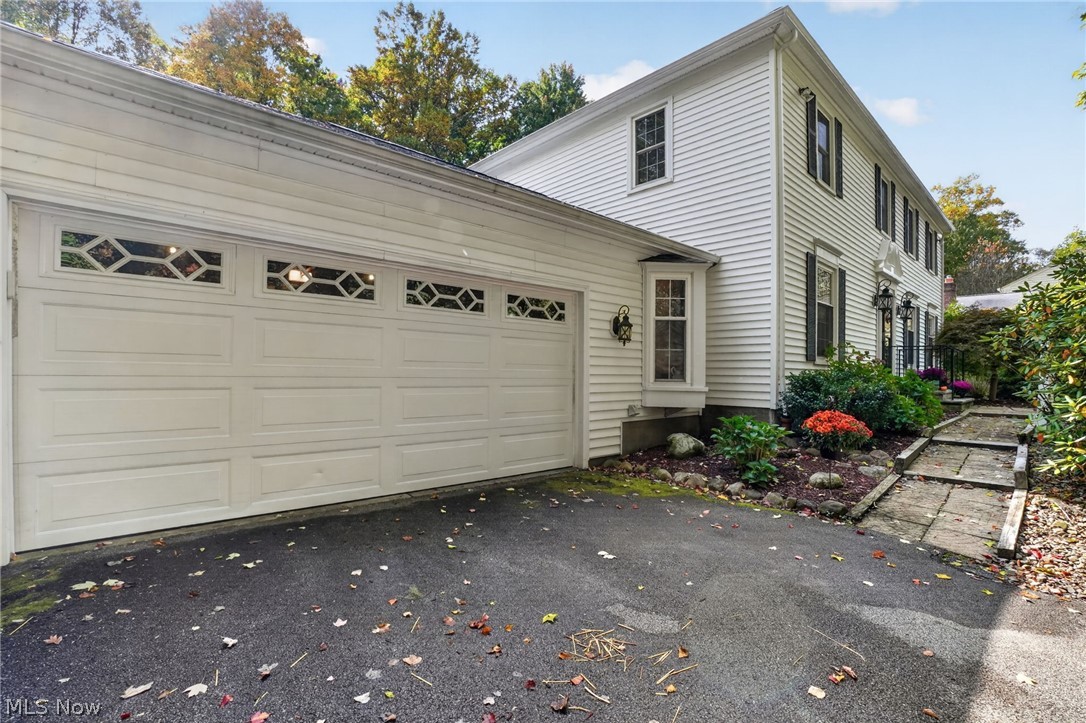 38158 Dodds Hill Drive Willoughby Hills OH 44094
