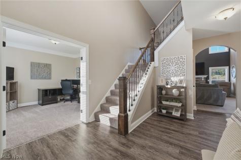 2625 Ledgestone Drive NW Uniontown OH 44685