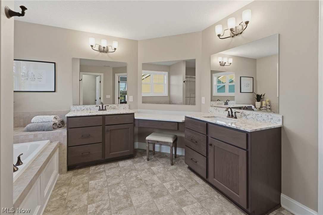 2625 Ledgestone Drive NW Uniontown OH 44685