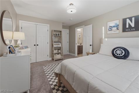 2625 Ledgestone Drive NW Uniontown OH 44685