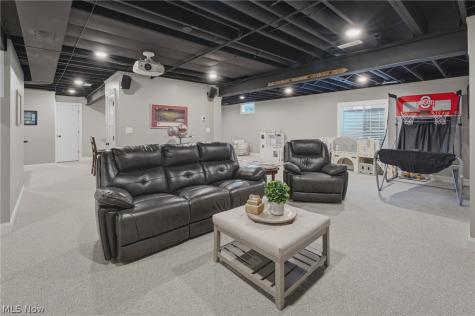 2625 Ledgestone Drive NW Uniontown OH 44685