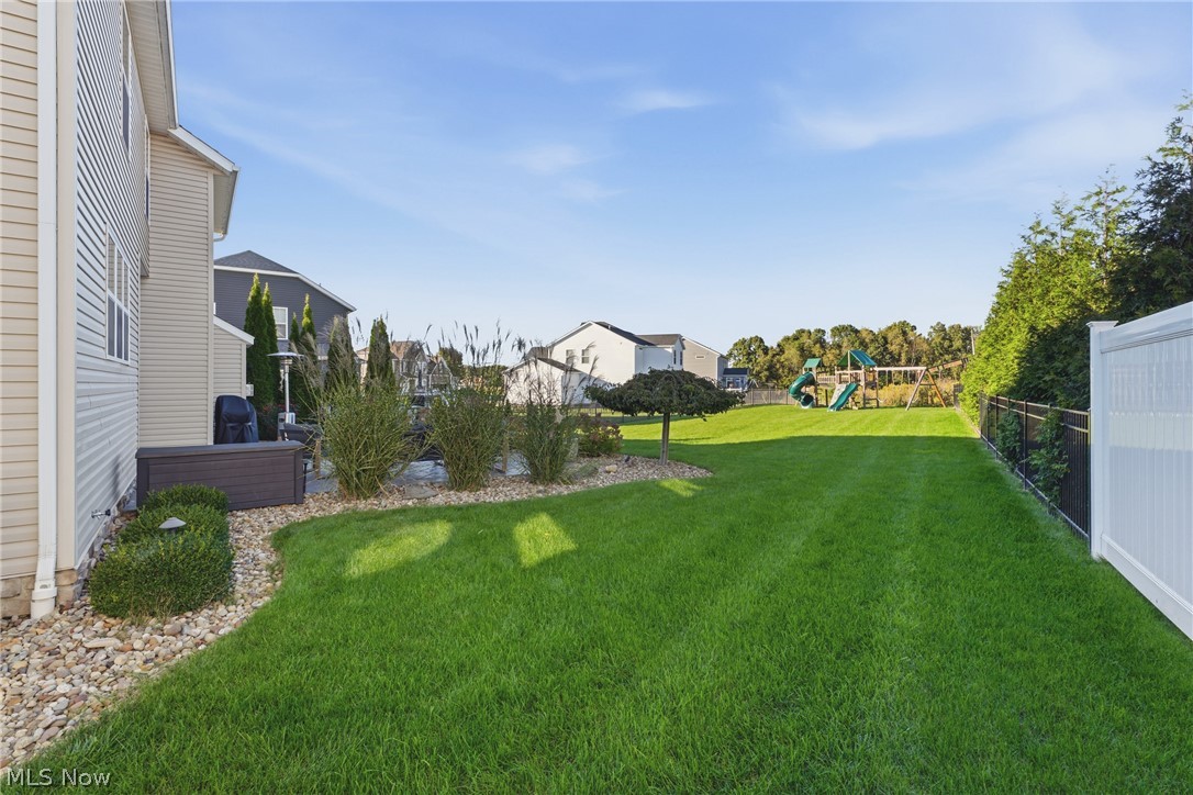 2625 Ledgestone Drive NW Uniontown OH 44685