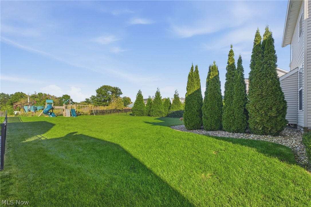 2625 Ledgestone Drive NW Uniontown OH 44685