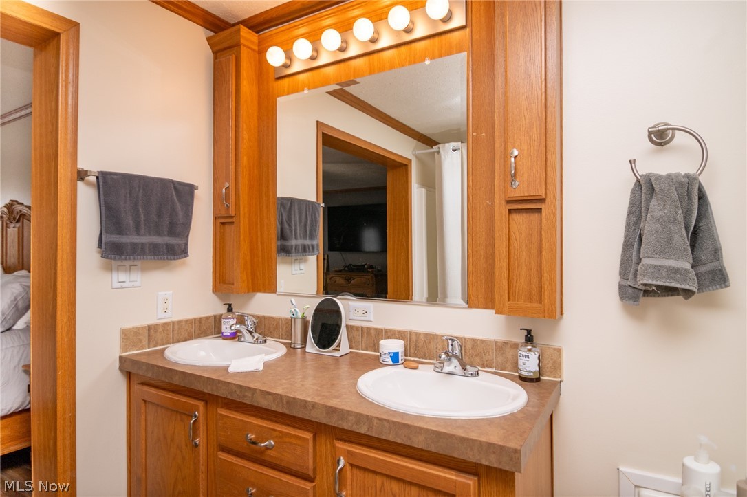41152 Black Oak Road Flushing OH 43977