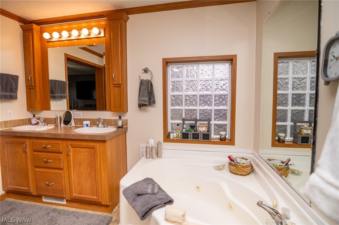 41152 Black Oak Road Flushing OH 43977