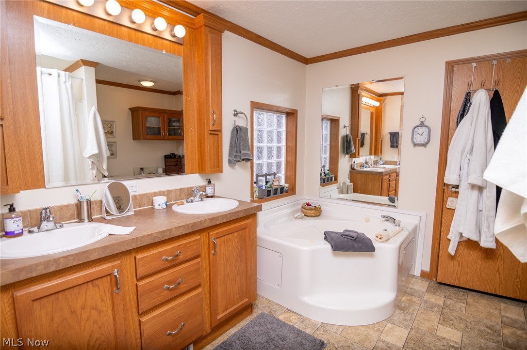 41152 Black Oak Road Flushing OH 43977