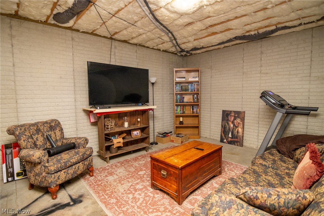 41152 Black Oak Road Flushing OH 43977
