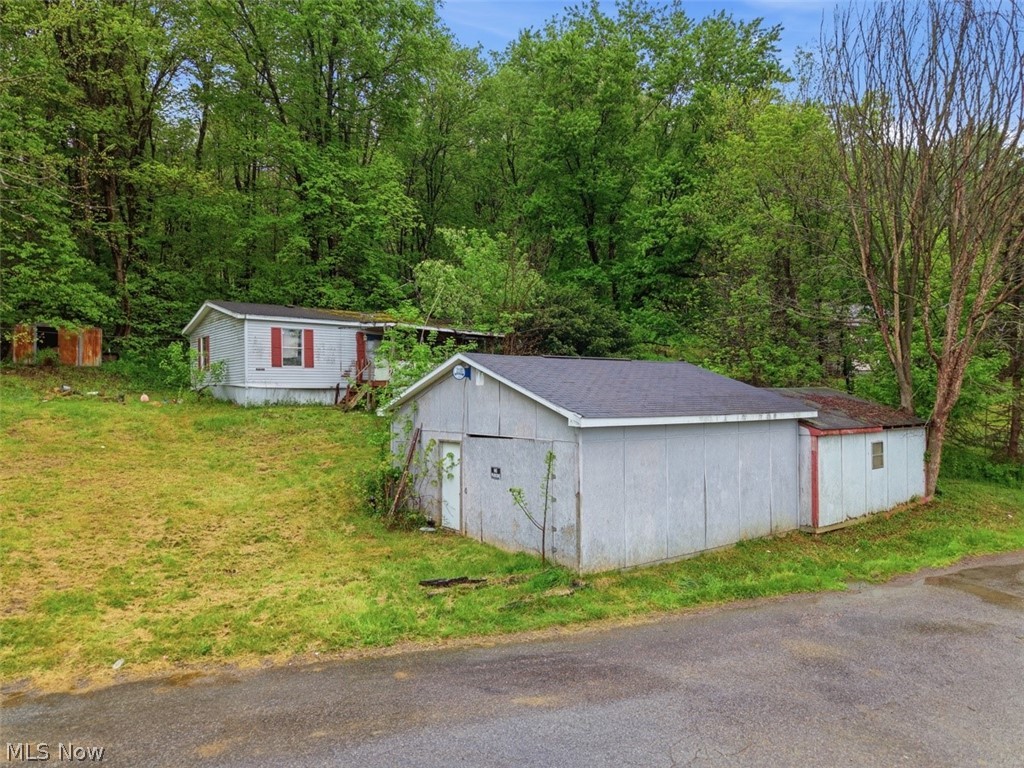 46149 Walnut Street Rogers OH 44455