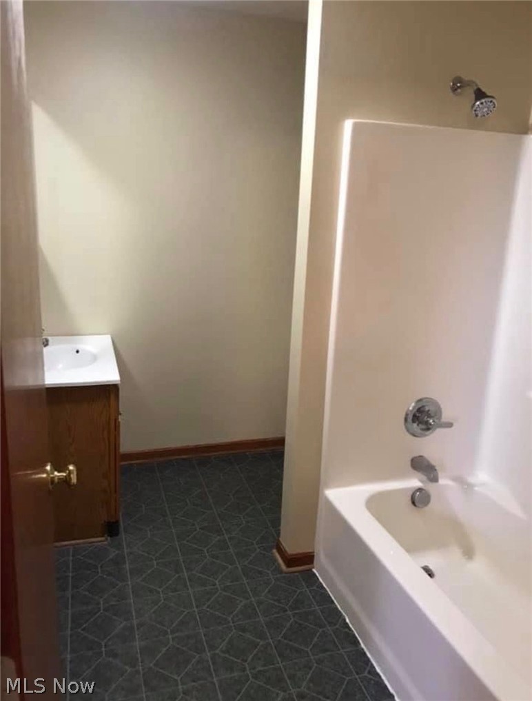 2215 Hilliard Drive Midvale OH 44653