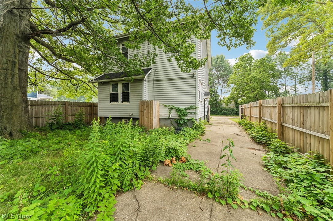 13405 Kuhlman Avenue Cleveland OH 44110